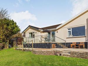 a home with a patio and a house at 2 Bed in Bude oc-87225 in Kilkhampton