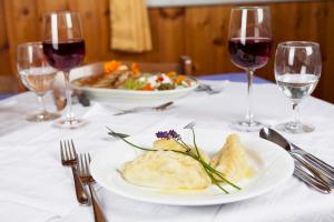 Cibo presso la locanda o nelle vicinanze