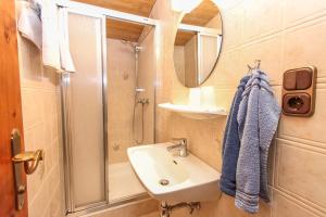 Kúpeľňa v ubytovaní Gästehaus Rosi + 37 fotografií