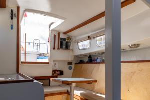Köök või kööginurk majutusasutuses Taurus II - a floating experience