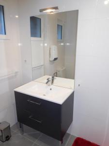 LE TOURISTIC Appartements的一间浴室
