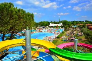 a group of people at a water park at Camping Bella Italia in Peschiera del Garda