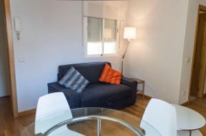 Posezení v ubytování For You Rentals reina sofia apartment TEMPORAL DF21