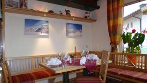 Posedenie v ubytovaní Hotel Mosermandl