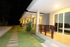 Zahrada ubytování The Oasis Khaolak Resort - SHA Plus
