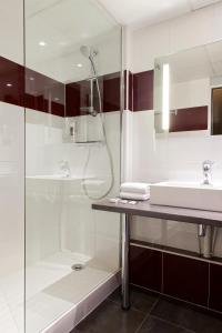 Ванная комната в Mercure Paris 19 Philharmonie La Villette