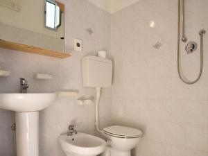 Koupelna v ubytování Hotel Moja + 17 fotografií