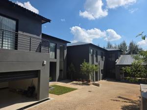 a view of the courtyard of a house at VnA Executive Suites in Pretoria