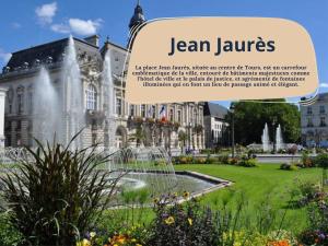 an image of a building with a fountain at Le Parvis - Studio cosy hyper centre - Proche gare in Tours