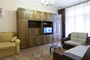 Uma área de estar em Apartment on Khreschatyk 21