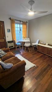 a living room with a couch and a table at Elvi&Vi in La Rioja