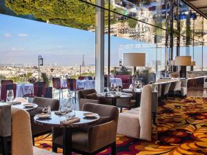 O zonă de relaxare la SO/ Paris Hotel