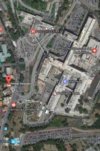 Nespecifikovaný výhled na destinaci Řím nebo výhled na město při pohledu z hotelu