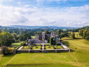 an aerial view of windsor castle in the uk at 2 Bed in Crediton oc-79431 in Sandford