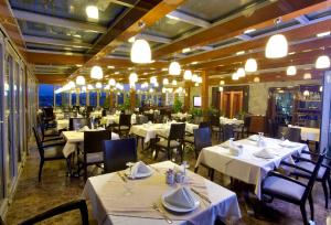 Restaurace v ubytování Monaco Hotel