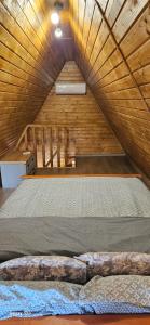 Säng eller sängar i ett rum på Wild A-frame