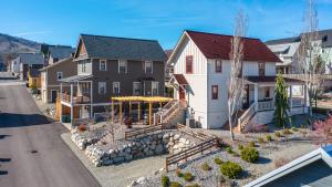 an aerial view of a house at Chickadee #10 in Chelan