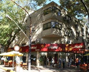 O edifício em que o apart-hotel se localiza