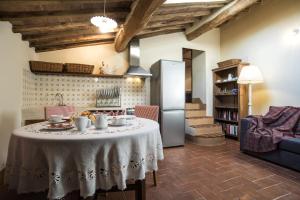Köök või kööginurk majutusasutuses Fattoria Le Pietre Vive di Montaperti