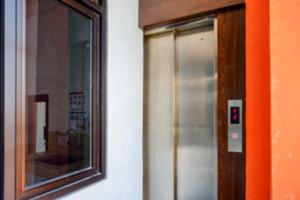 Gallery image of RedDoorz Plus near Ciputra Mall Simpang Lima 2 in Semarang