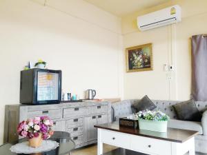 Ruang duduk di Navavilla Serviced Apartment