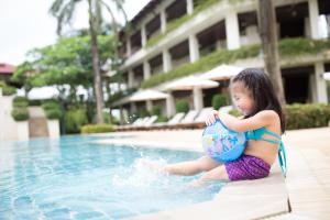 Piscina di Maneechan Resort - SHA Extra Plus o nelle vicinanze