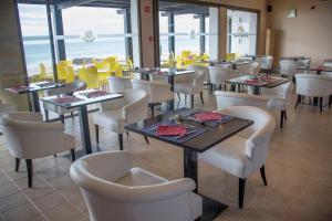 Restaurace v ubytování Hotel Torre Praia