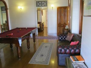 Biliár nebo kulečník v ubytování Classique Bed & Breakfast