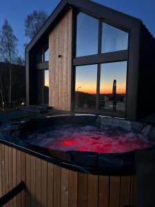 Solopgangen eller solnedgangen set fra villaen