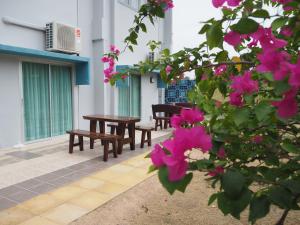 Taman di luar Addera Residence Hua Hin
