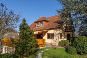 a house with a brown roof at Haus Altburgstädtel in Dresden