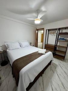 a bedroom with a large bed in a room at Refúgio Aconchegante Montanhas Capixabas 2 Quartos in Marechal Floriano +38 photos