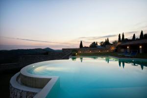 Bazén v ubytování Collina Degli Ulivi B&B nebo v jeho okolí