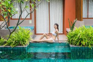 Piscina a Ayrest Hua Hin Hotel o a prop