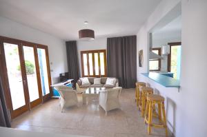 Posedenie v ubytovaní Houm Villa Plaza Arosa