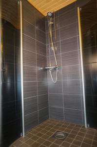 Kylpyhuone majoituspaikassa Apartment Pohjantähti
