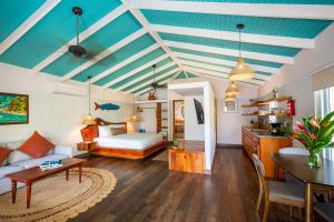 Gallery image of Kalimera Beach Hotel in Maya Beach