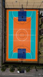 an overhead view of a basketball court at Hotel Vila Verde in Nova Friburgo