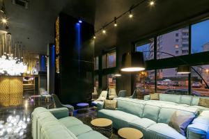 Khu vực ghế ngồi tại Pytloun Imperial Design Suites