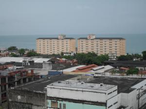 una vista aérea de una ciudad con edificios altos en Apartamentos Vila de Iracema, en Fortaleza