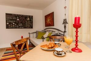 Makanan di atau berdekatan apartmen