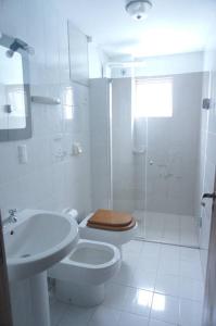A bathroom at Departamento Camboriu