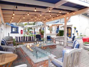 Posezení v ubytování Lamp Lighter Inn and Sunset Suites