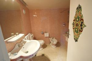 Koupelna v ubytování Hotel Le Grand Imilchil