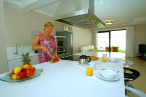 A kitchen or kitchenette at Villa Amadores n4