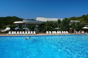 Piscina di Hotel Mira o nelle vicinanze