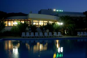 Piscina di Hotel Mira o nelle vicinanze