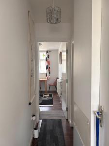 Gallery image of Comfortable en-suite one bed room studio in Oxford