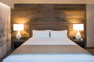 Postel nebo postele na pokoji v ubytování Hotel Azure