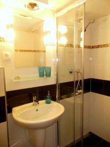 A bathroom at Miniapartman Budapest